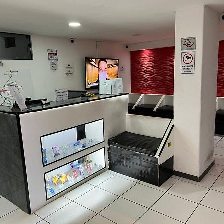 State Hostel - Em Frente Ao Metro Σάο Πάολο Εξωτερικό φωτογραφία