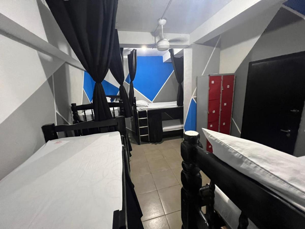 State Hostel - Em Frente Ao Metro Σάο Πάολο Εξωτερικό φωτογραφία